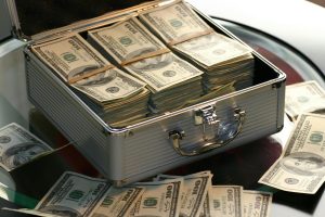 Choose multiples currency to avoid risks when importing from china